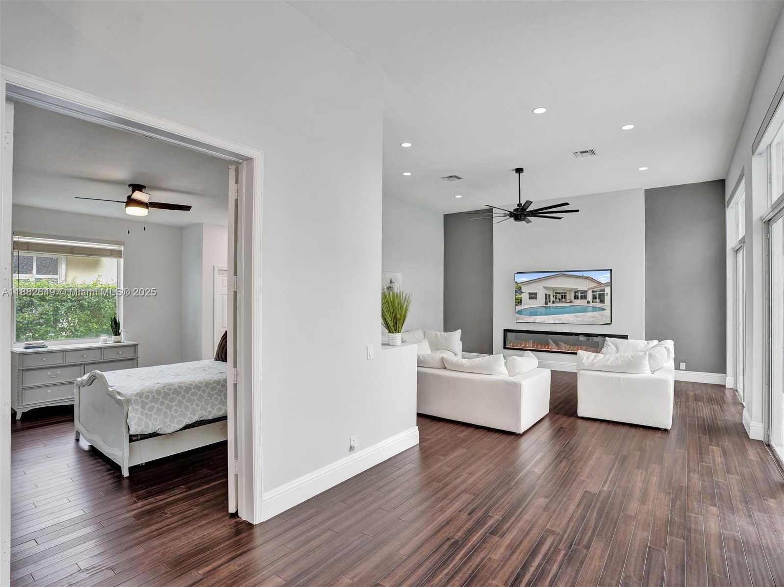 Small Image of 2496 EAGLE RUN DRIVE, Weston Number 38