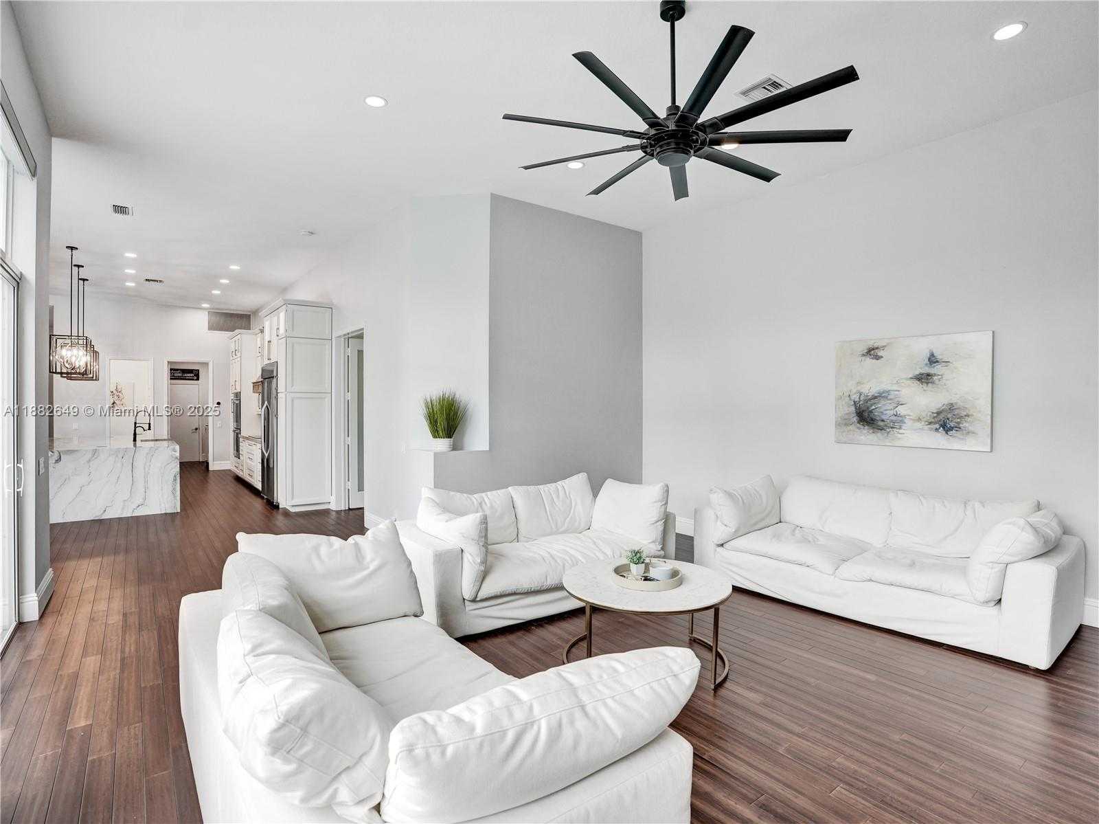 Small Image of 2496 EAGLE RUN DRIVE, Weston Number 41