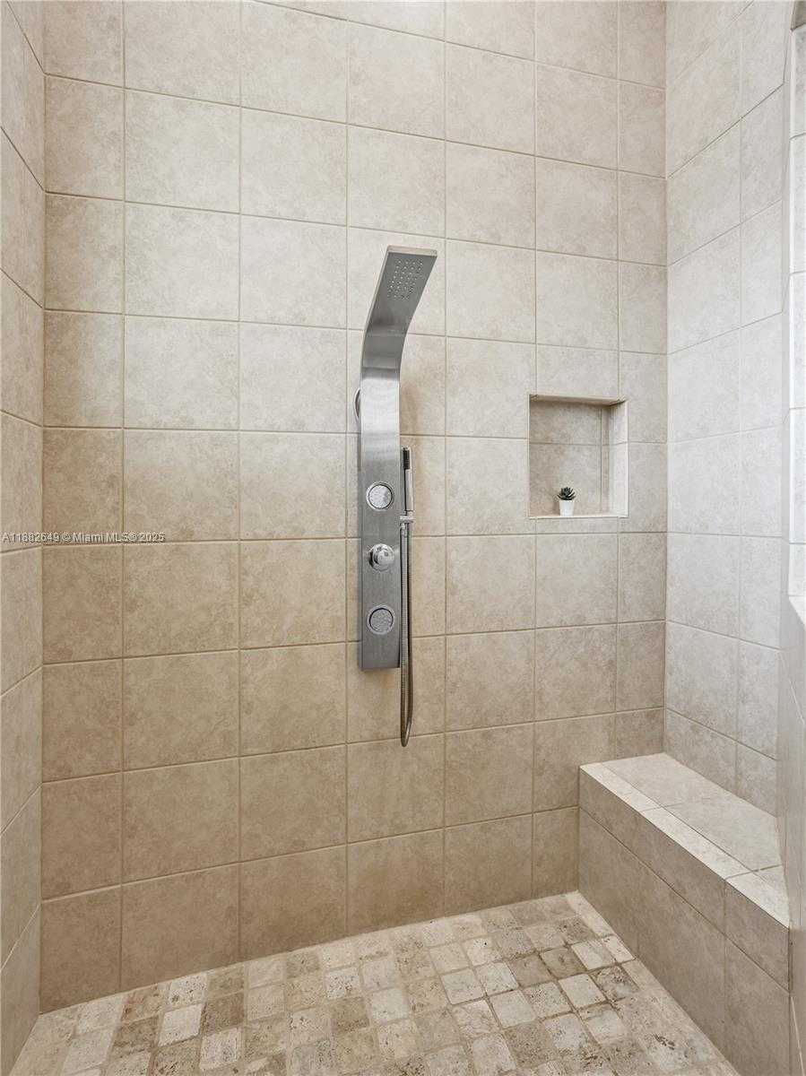 Small Image of 2496 EAGLE RUN DRIVE, Weston Number 51