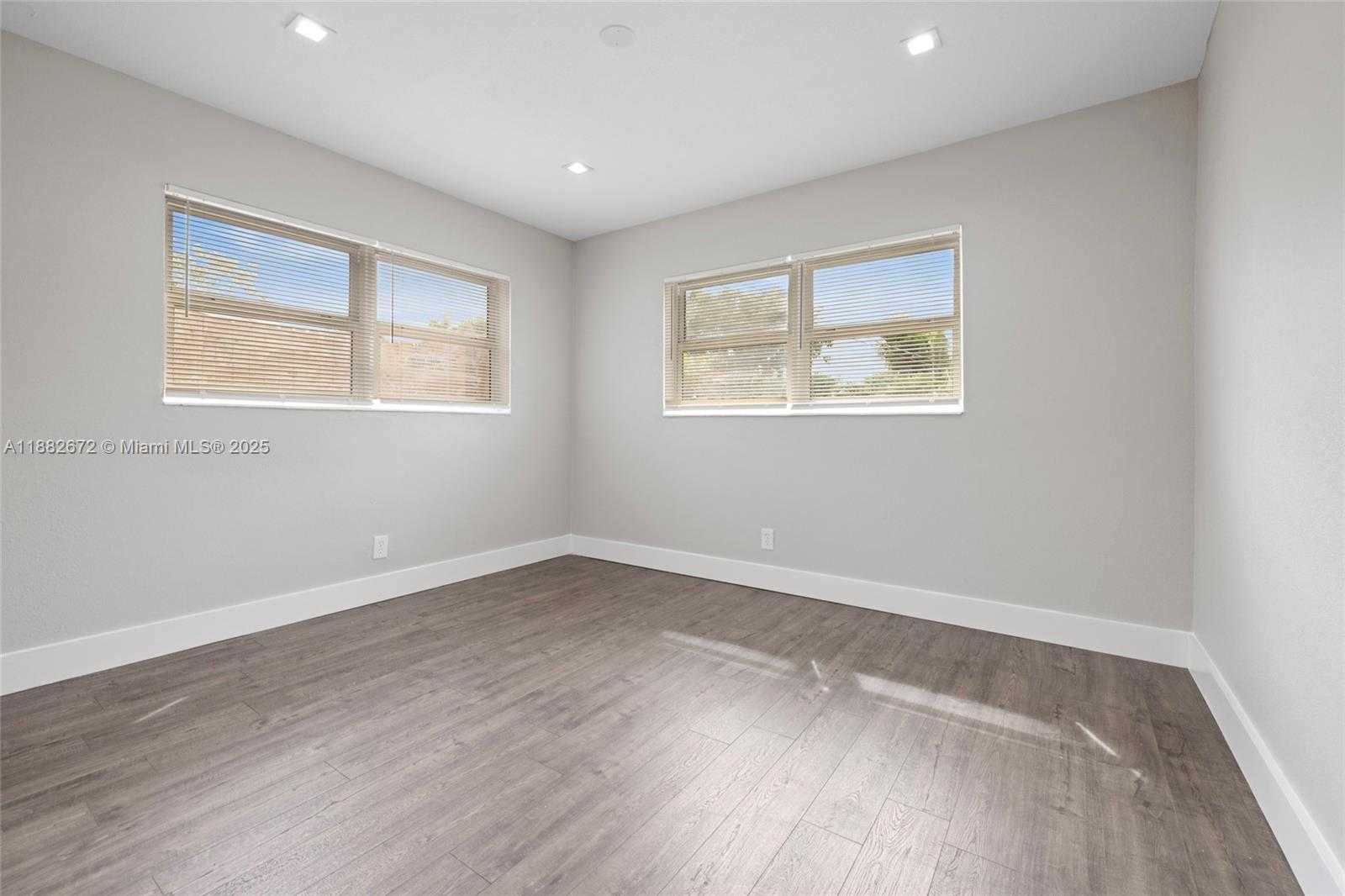 Small Image of 1410 SOUTH WEST 34TH TER, Fort Lauderdale Number 10