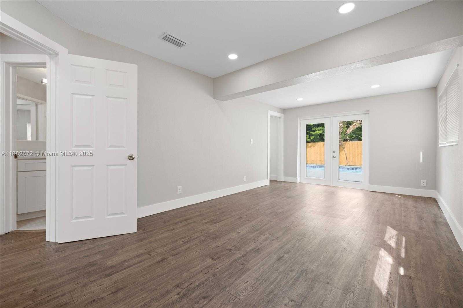 Small Image of 1410 SOUTH WEST 34TH TER, Fort Lauderdale Number 14