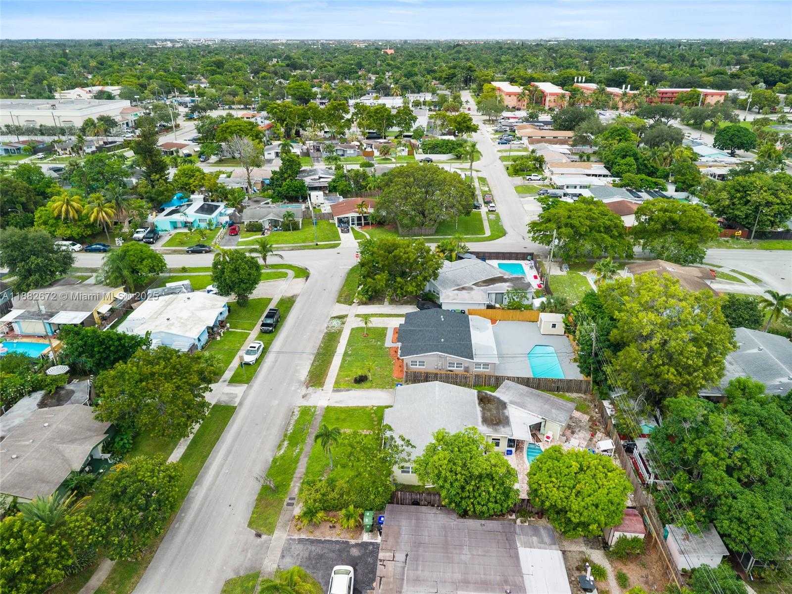 Small Image of 1410 SOUTH WEST 34TH TER, Fort Lauderdale Number 2