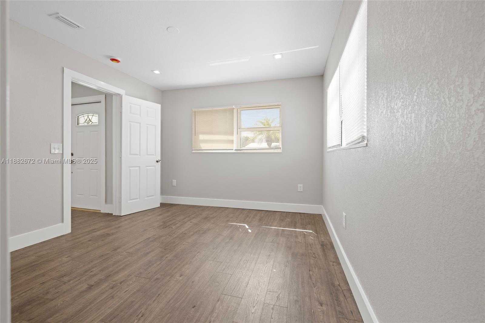 Small Image of 1410 SOUTH WEST 34TH TER, Fort Lauderdale Number 21
