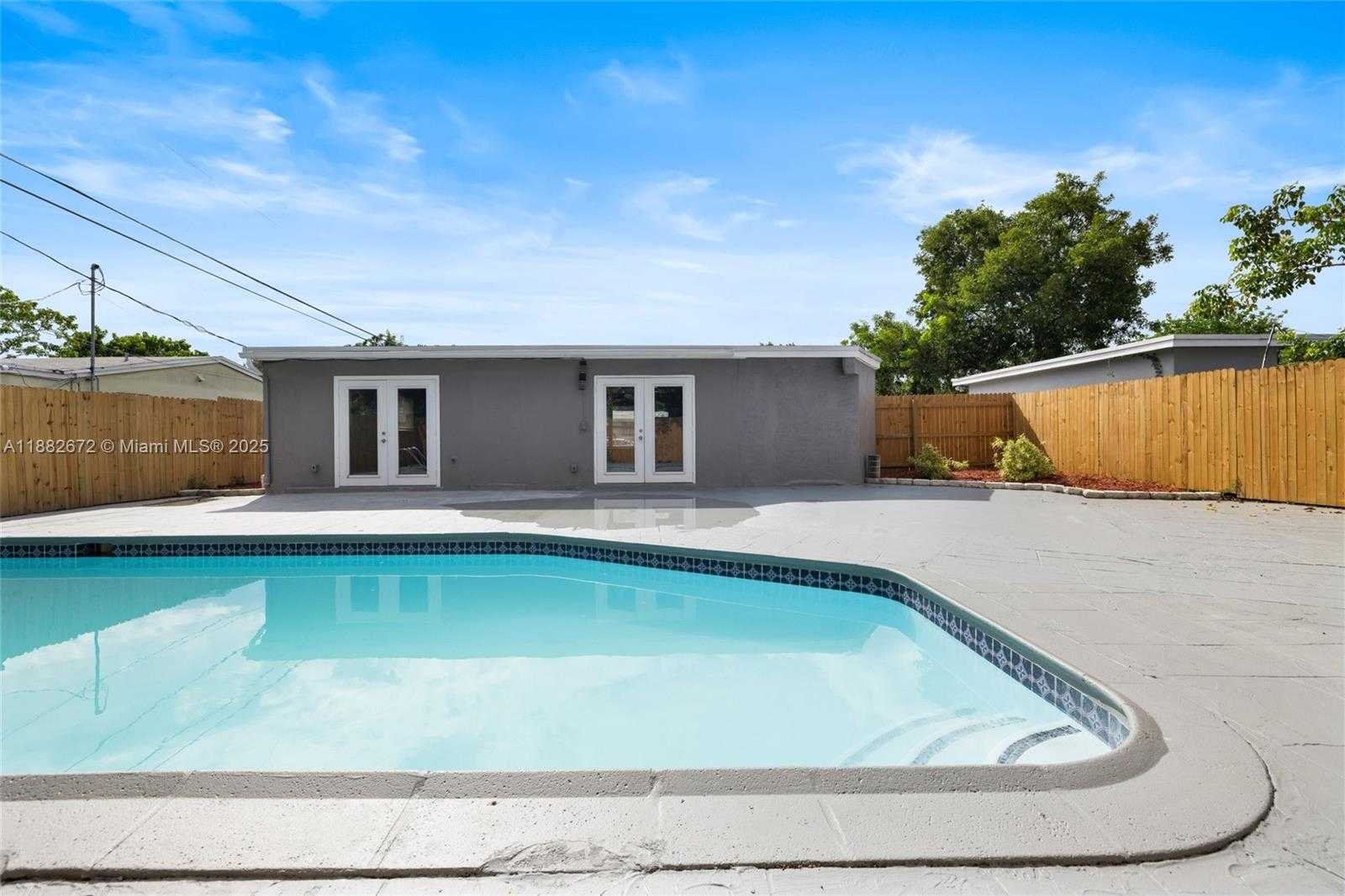 Small Image of 1410 SOUTH WEST 34TH TER, Fort Lauderdale Number 26