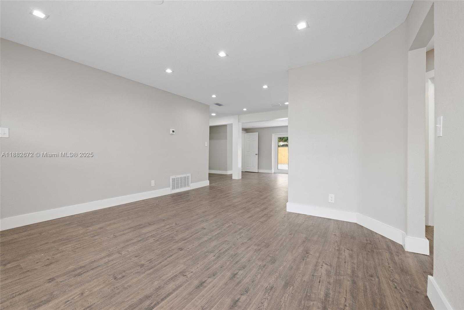 Small Image of 1410 SOUTH WEST 34TH TER, Fort Lauderdale Number 9