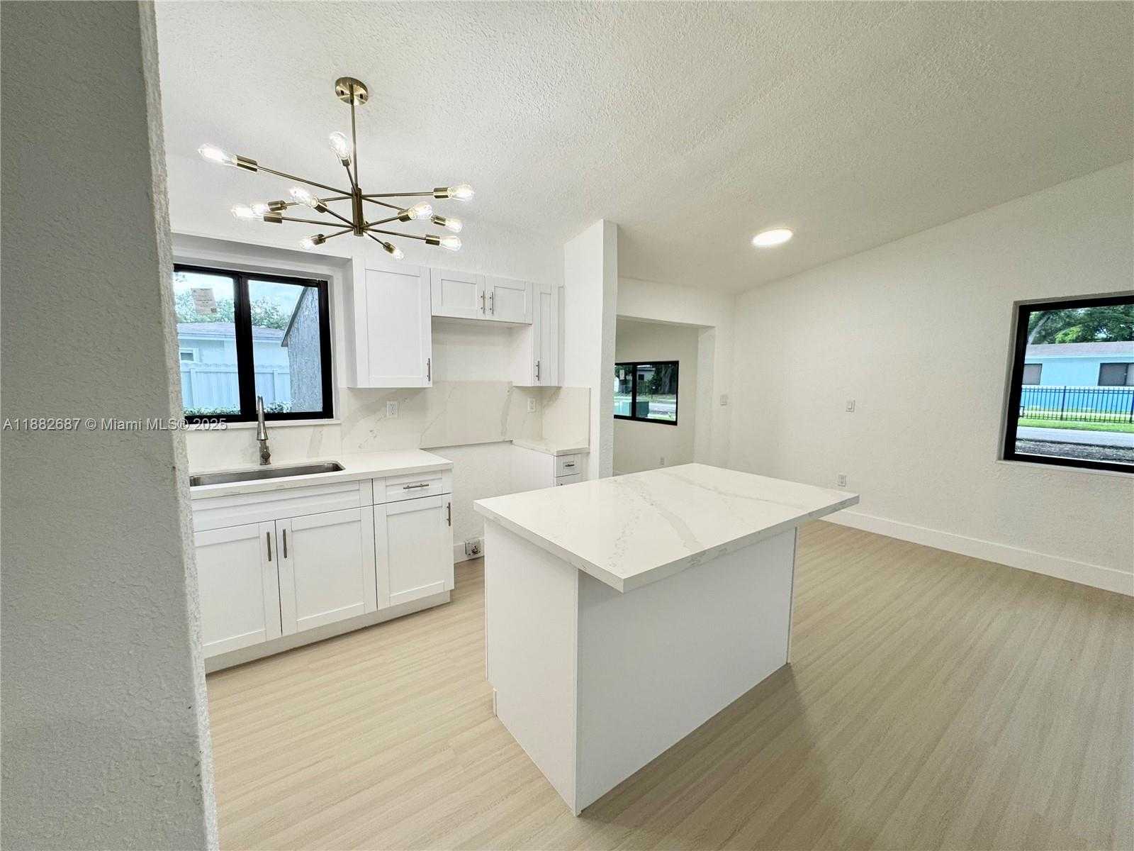 Small Image of 3101 NORTH WEST 164TH TER, Miami Gardens Number 11