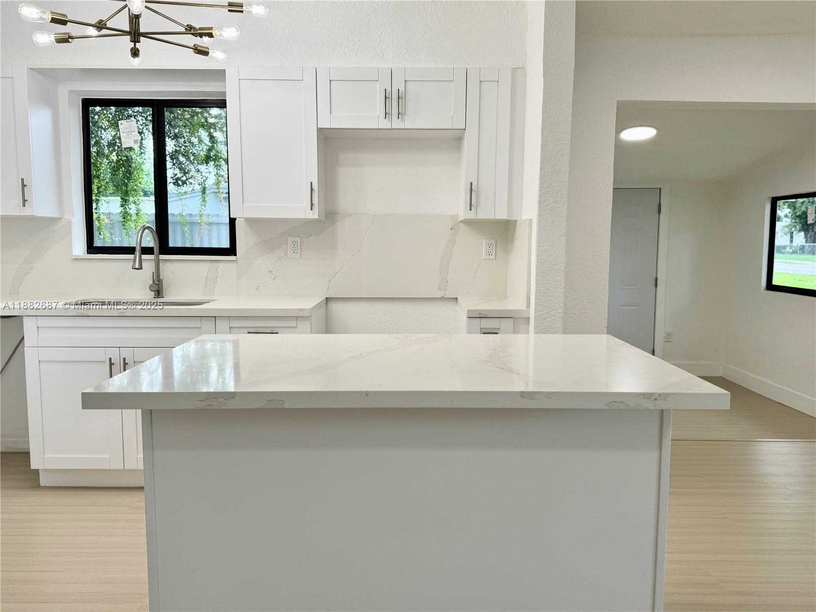 Small Image of 3101 NORTH WEST 164TH TER, Miami Gardens Number 12