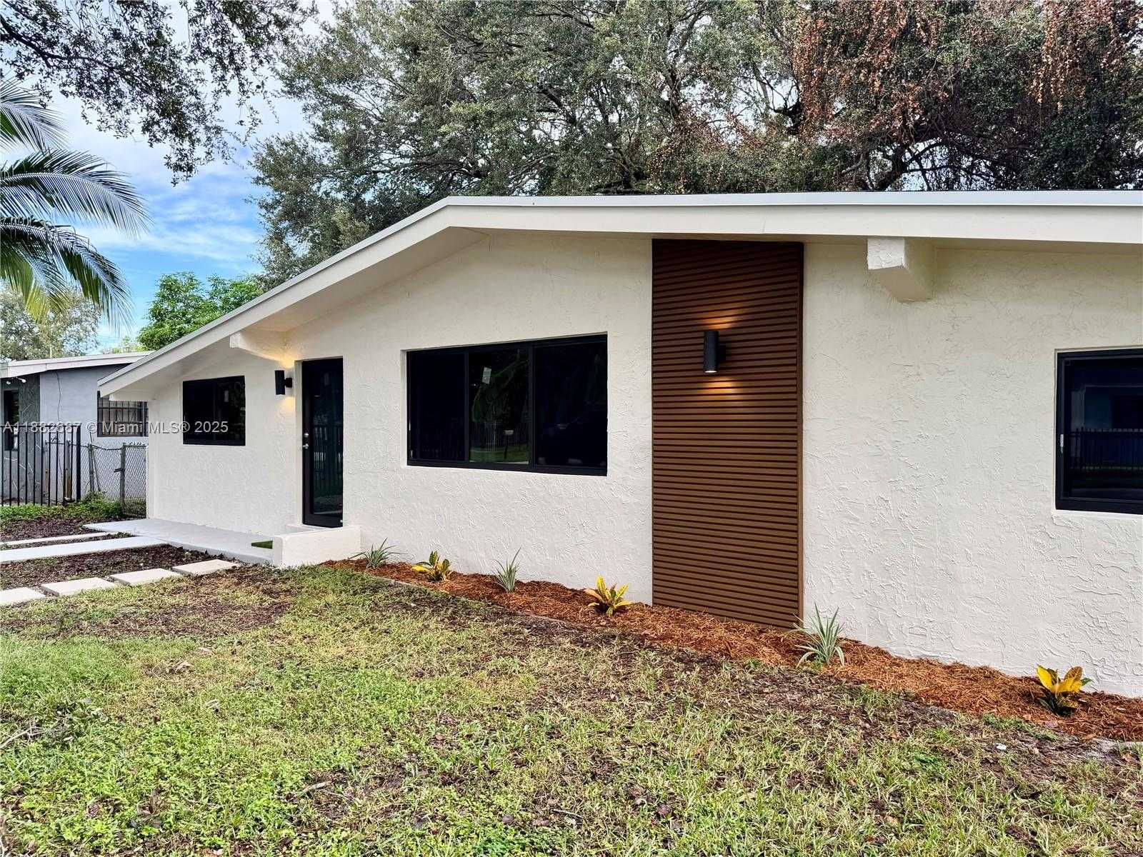 Small Image of 3101 NORTH WEST 164TH TER, Miami Gardens Number 6