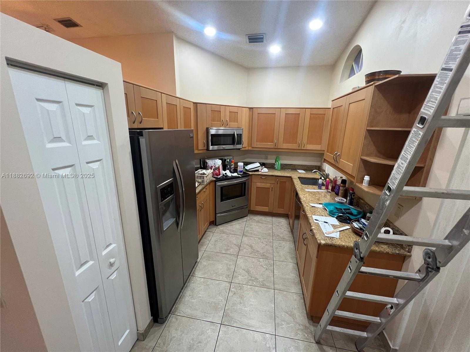 Small Image of 1321 NORTH SEAGRAPE CIRCLE, Weston Number 12