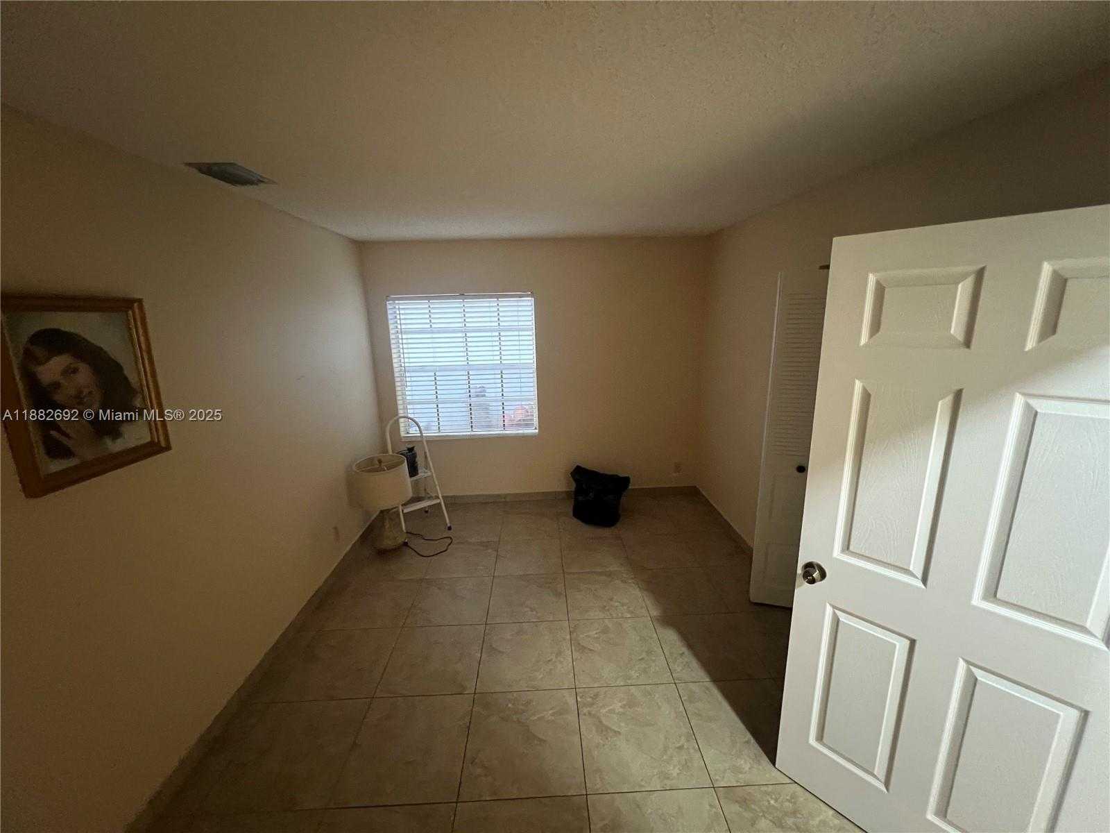 Small Image of 1321 NORTH SEAGRAPE CIRCLE, Weston Number 15
