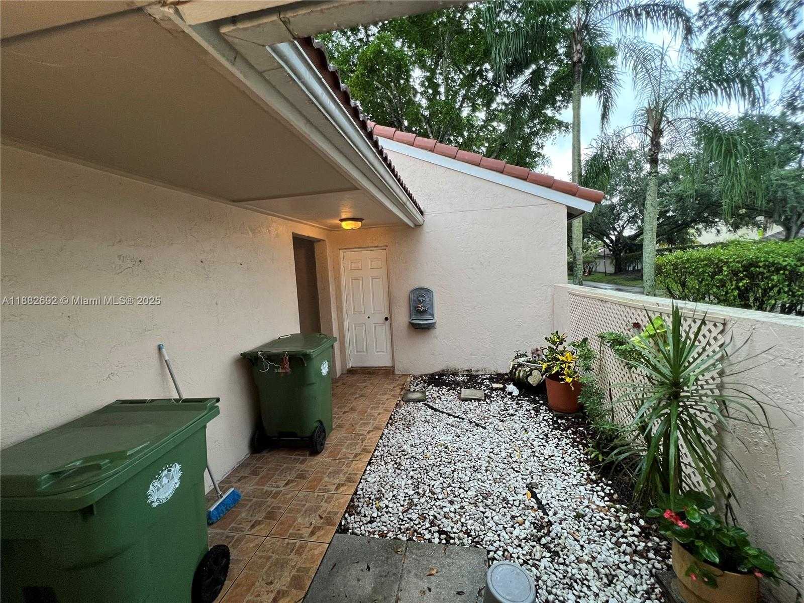 Small Image of 1321 NORTH SEAGRAPE CIRCLE, Weston Number 5