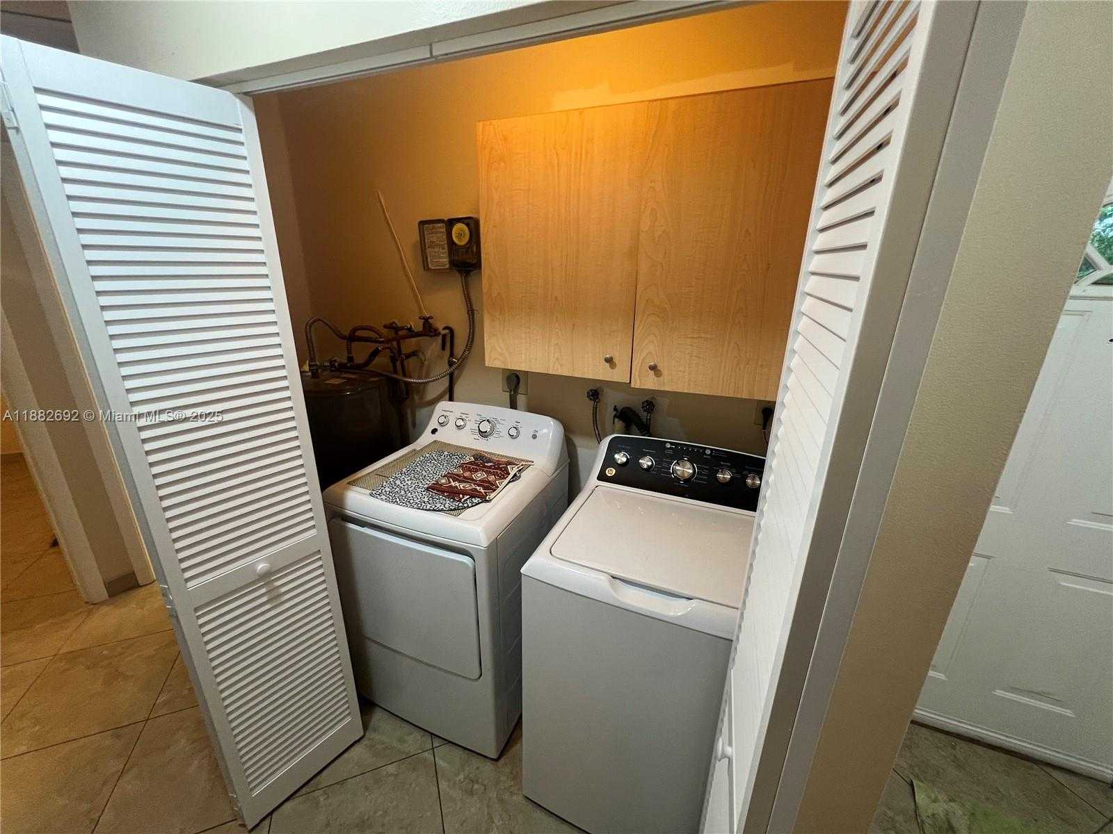 Small Image of 1321 NORTH SEAGRAPE CIRCLE, Weston Number 8