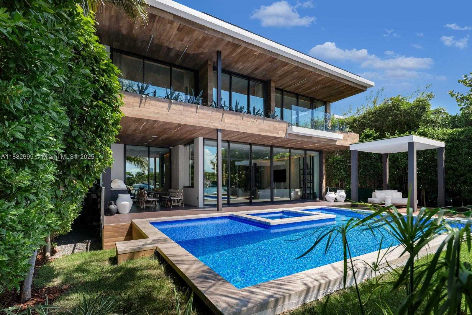 Small Image of 508 WEST DILIDO DR, Miami Beach Number 10