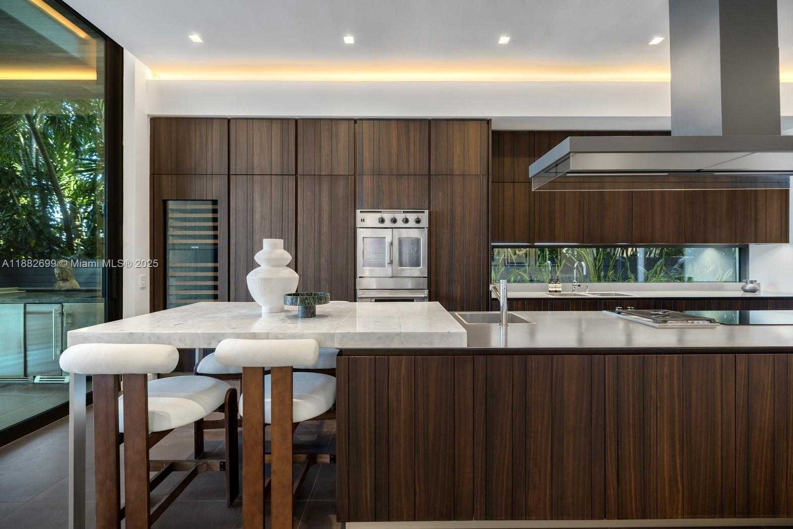 Small Image of 508 WEST DILIDO DR, Miami Beach Number 14