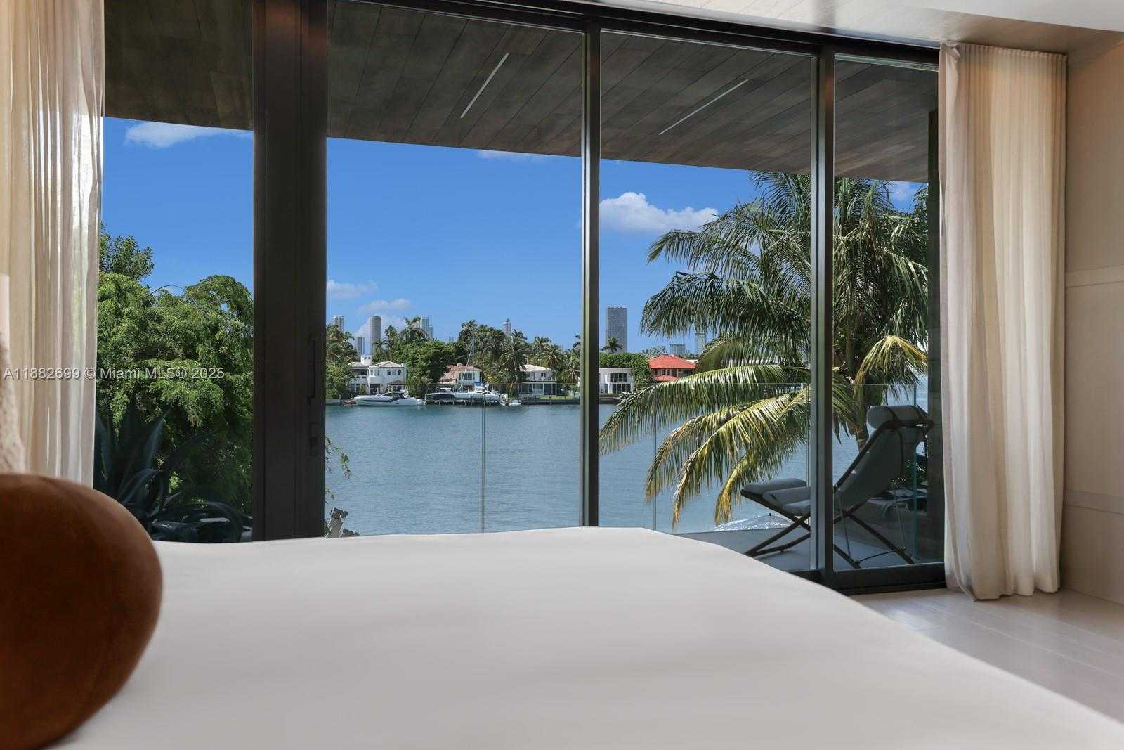 Small Image of 508 WEST DILIDO DR, Miami Beach Number 18