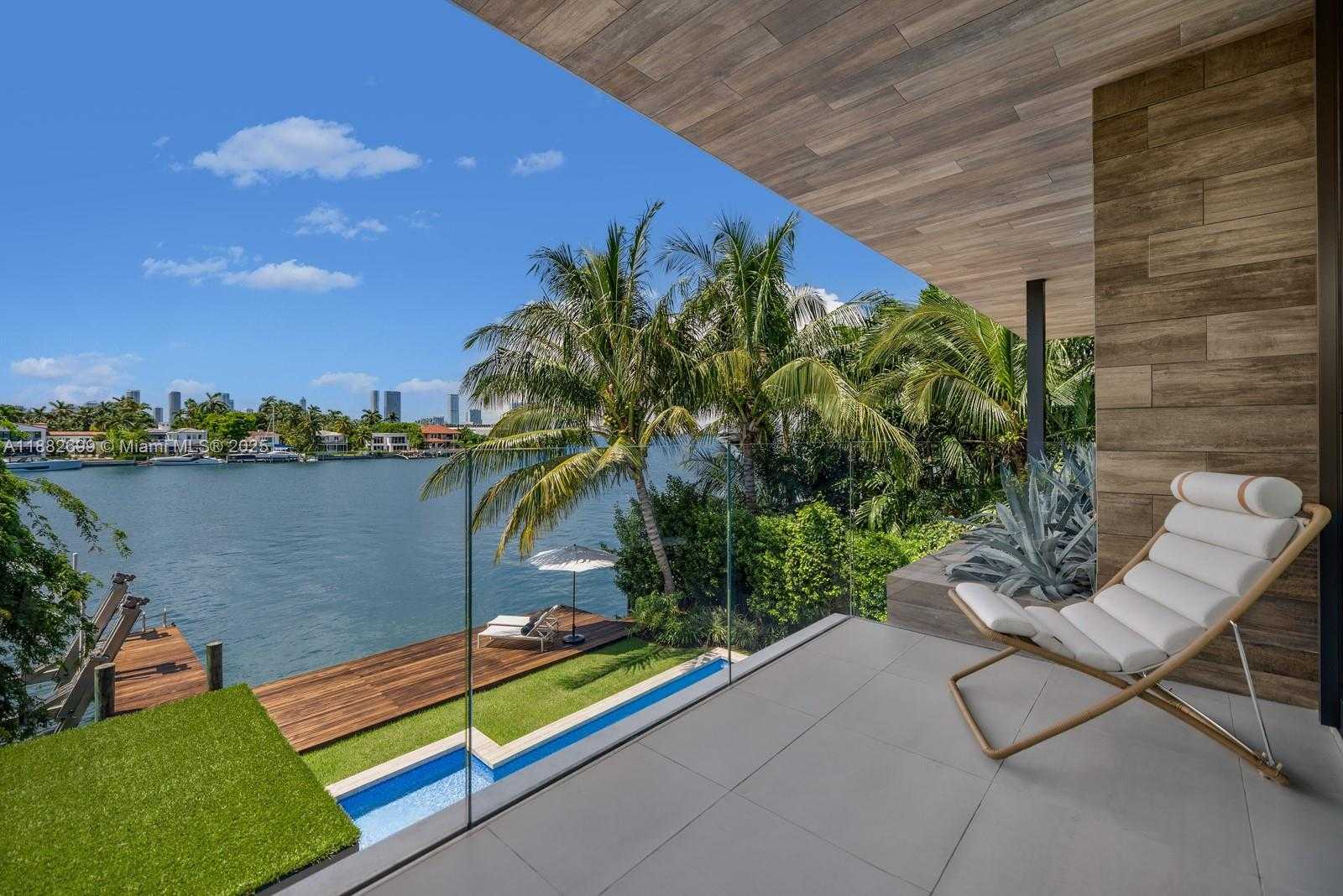 Small Image of 508 WEST DILIDO DR, Miami Beach Number 19