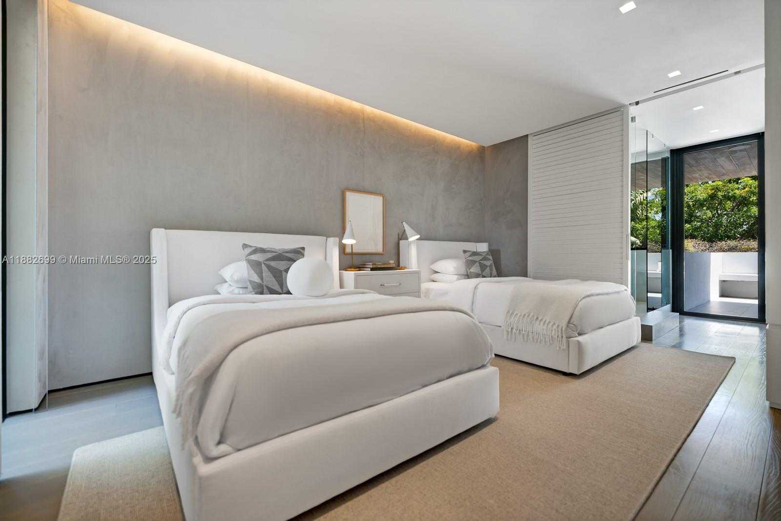 Small Image of 508 WEST DILIDO DR, Miami Beach Number 26