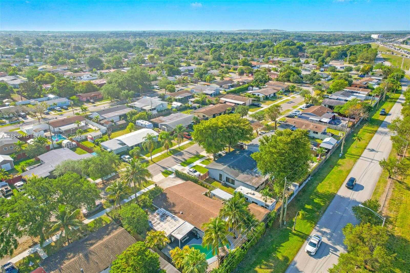 Small Image of 20130 SOUTH WEST 106TH CT, Cutler Bay Number 33