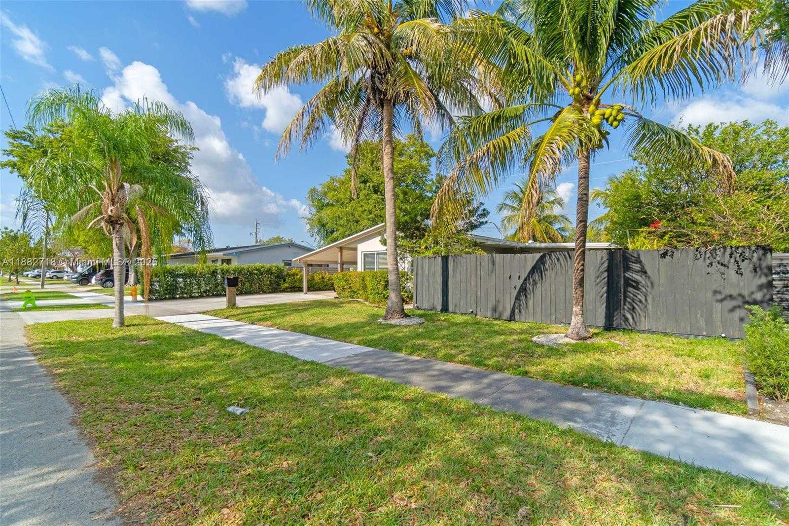 Small Image of 20130 SOUTH WEST 106TH CT, Cutler Bay Number 35
