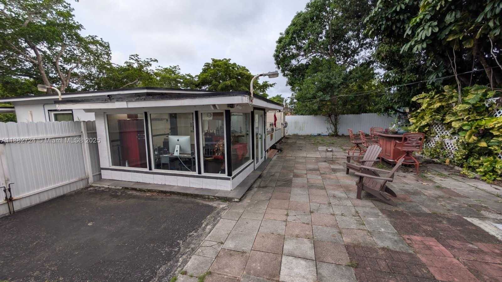 Small Image of 13800 NORTH WEST 2ND AVE, North Miami Number 23