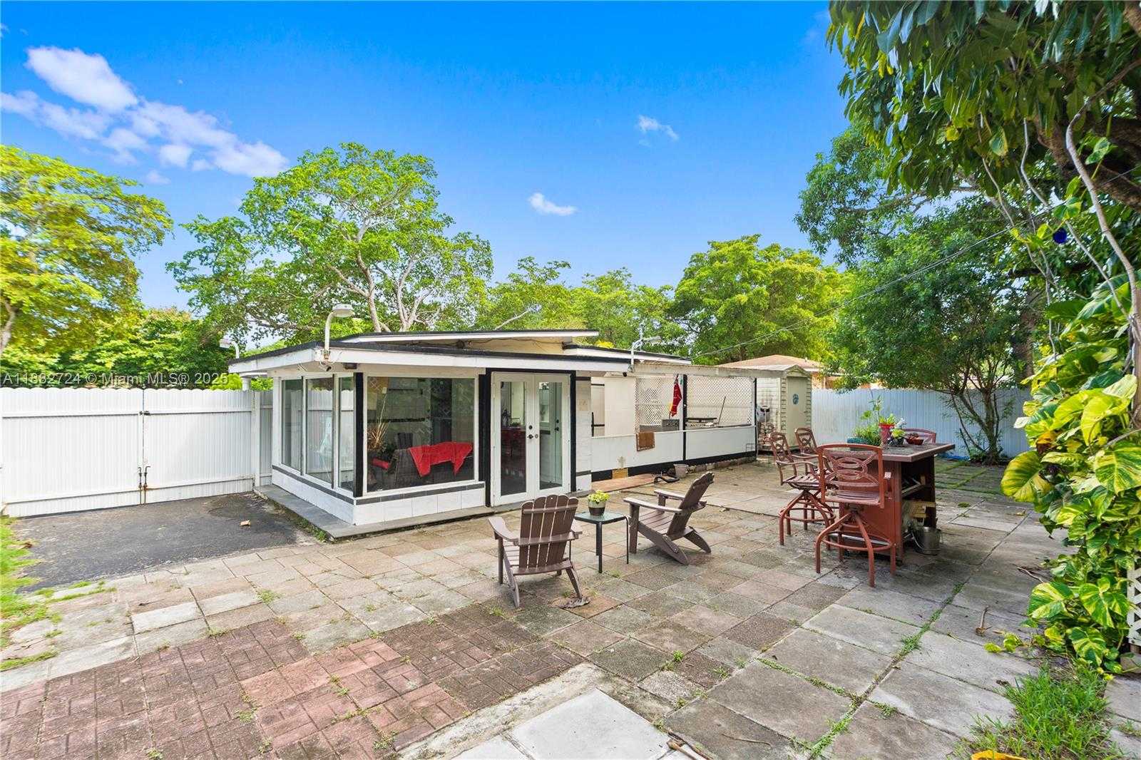 Small Image of 13800 NORTH WEST 2ND AVE, North Miami Number 27