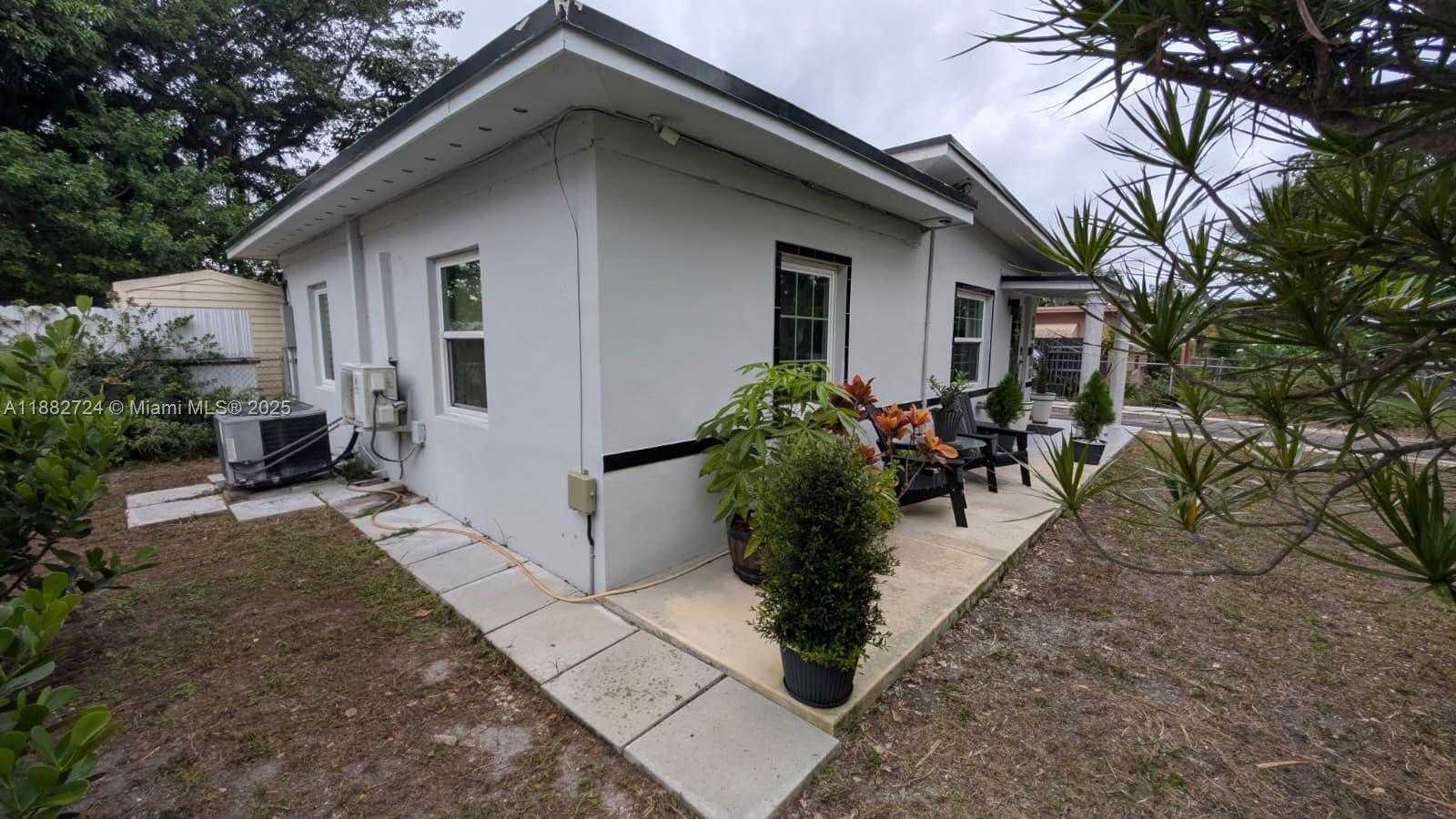 Small Image of 13800 NORTH WEST 2ND AVE, North Miami Number 3