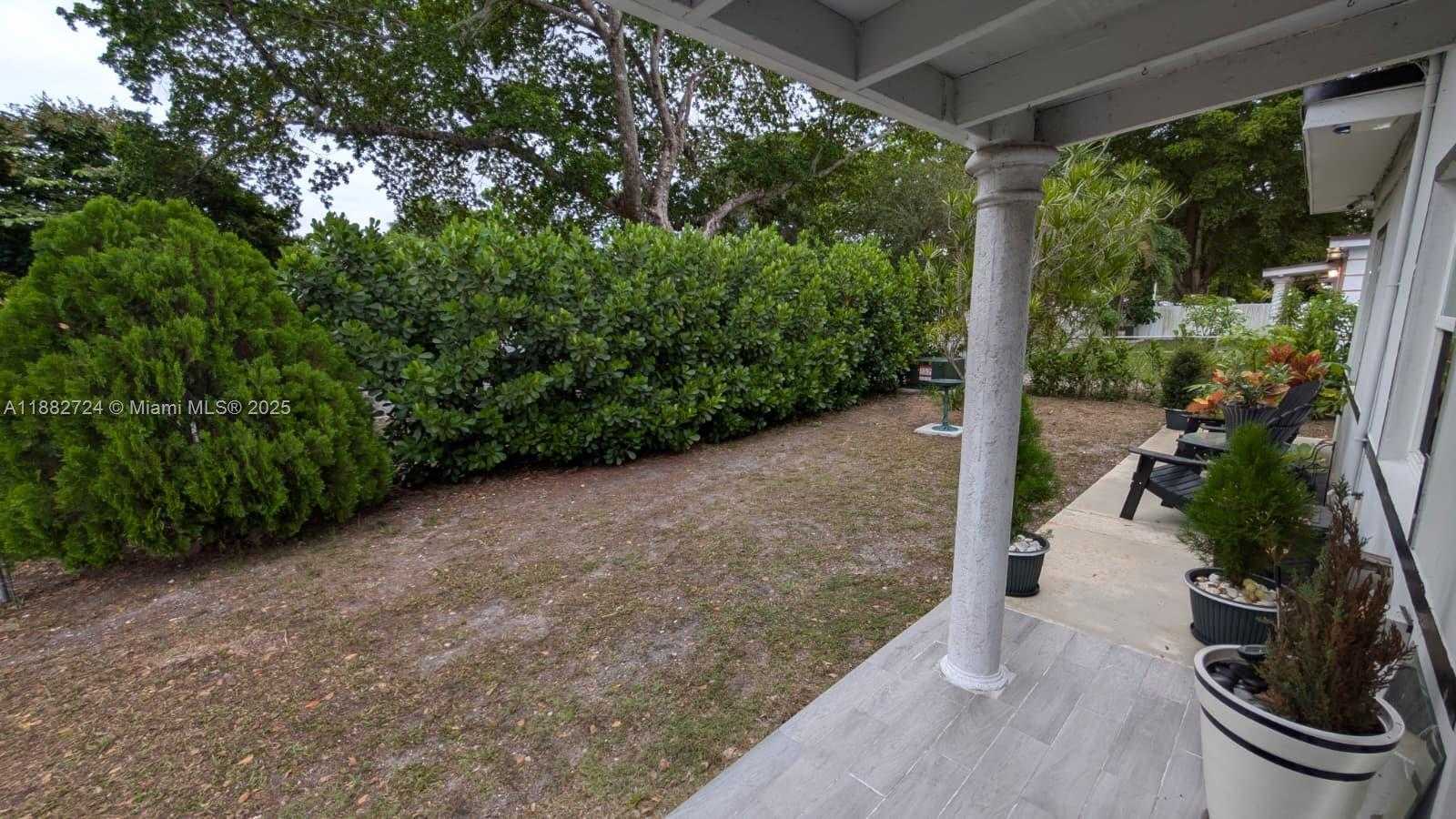 Small Image of 13800 NORTH WEST 2ND AVE, North Miami Number 4