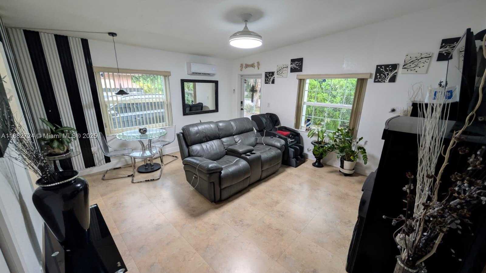 Small Image of 13800 NORTH WEST 2ND AVE, North Miami Number 5