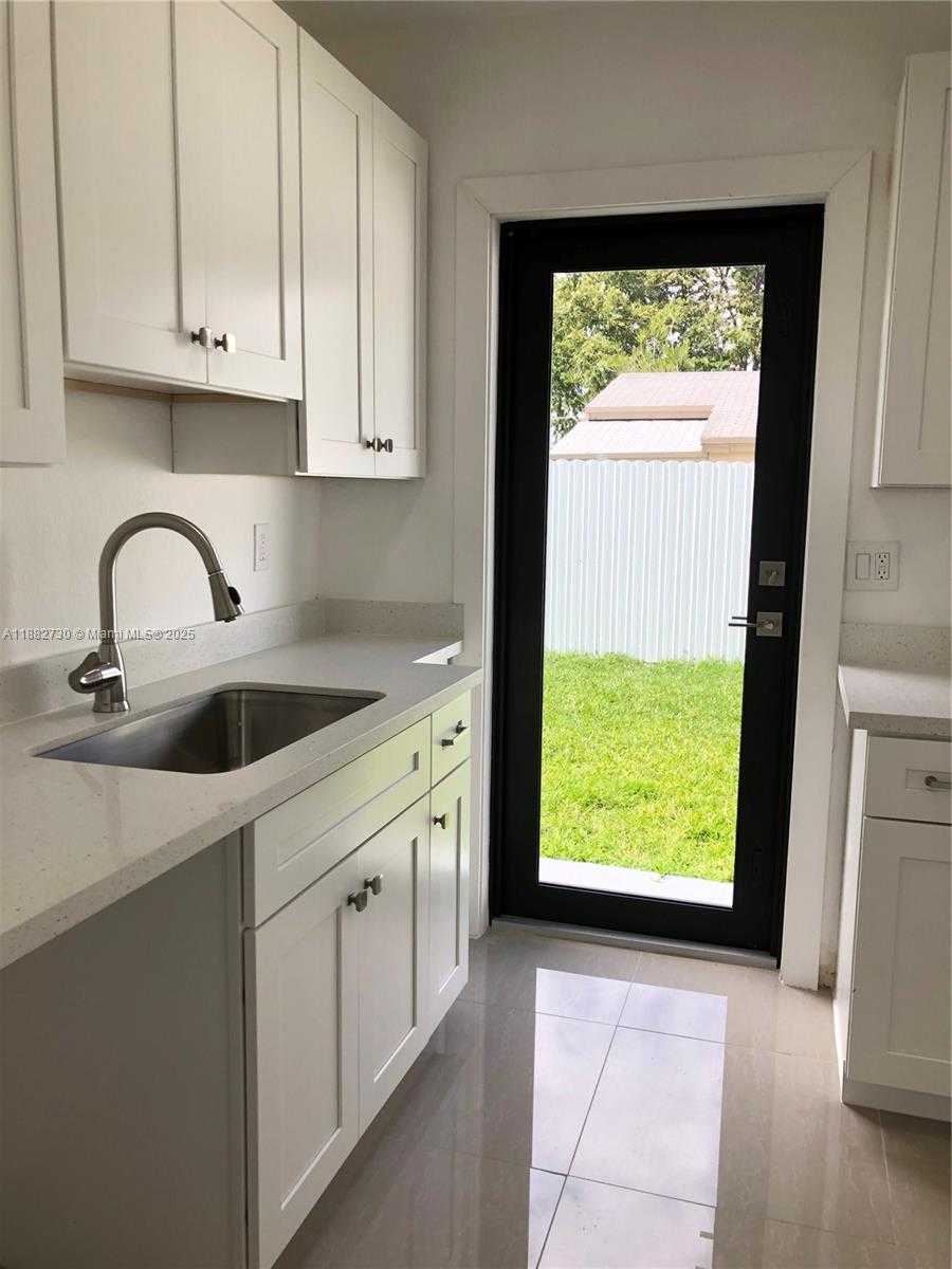 Small Image of North Miami Beach Number 16