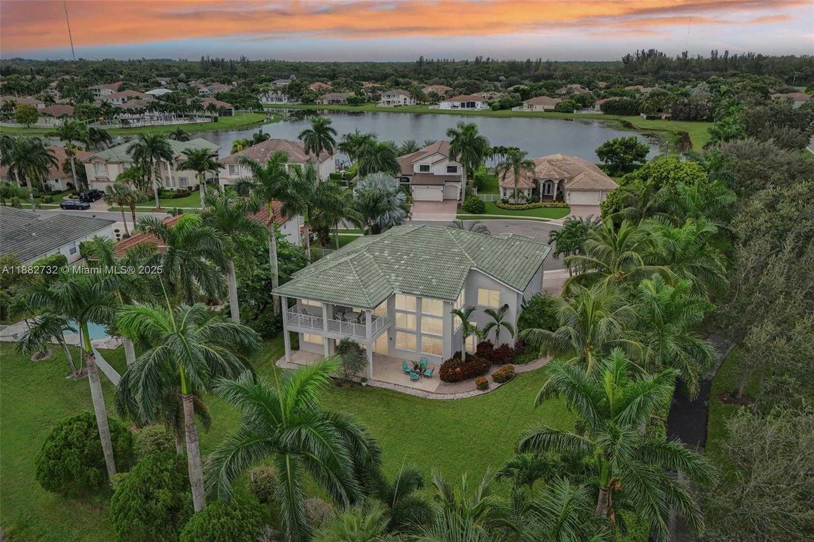 Small Image of 11759 PARADISE COVE LN, Wellington Number 2