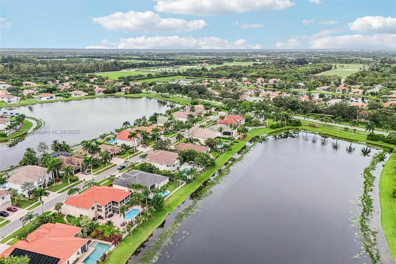 Small Image of 11759 PARADISE COVE LN, Wellington Number 70