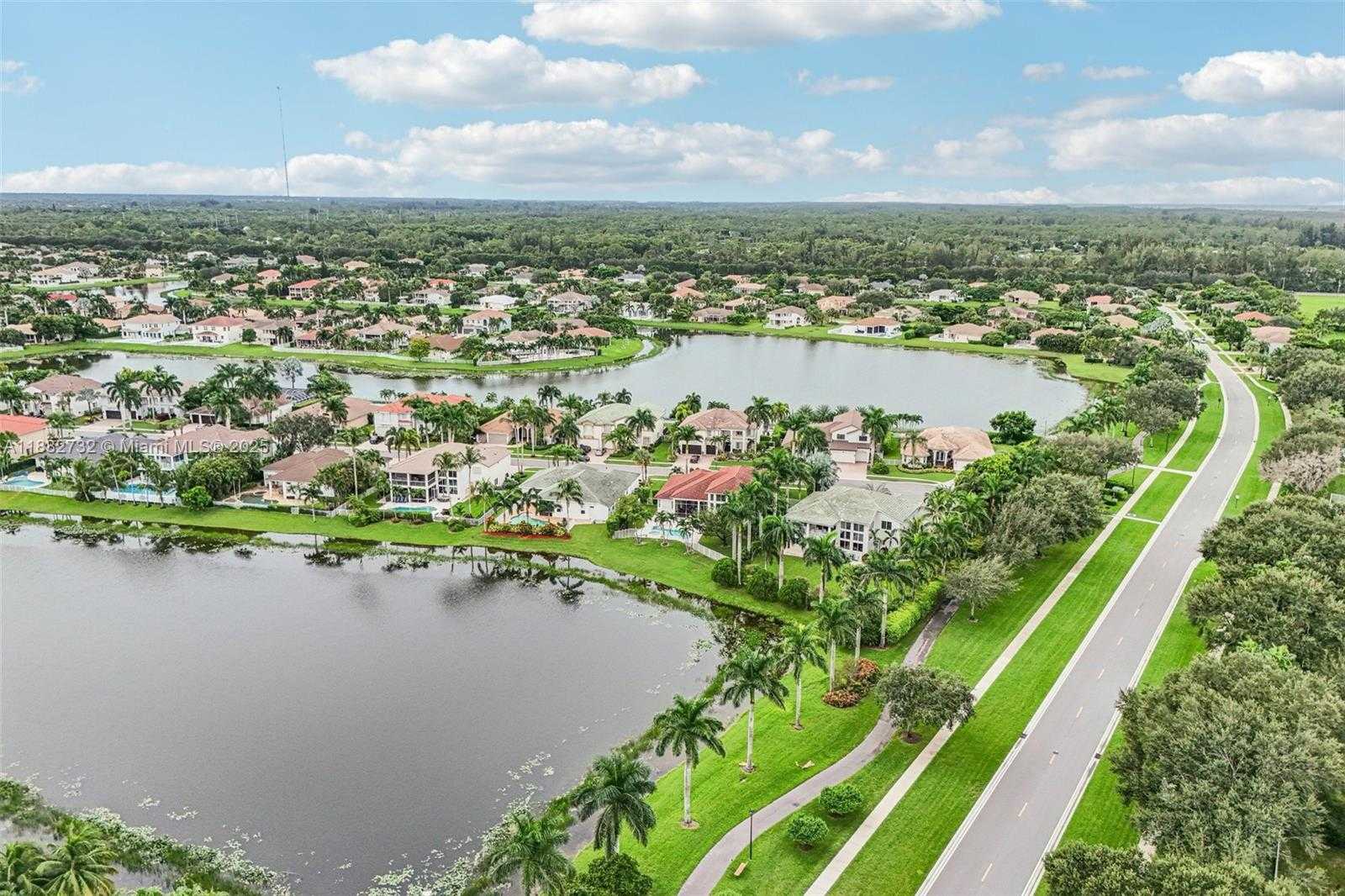 Small Image of 11759 PARADISE COVE LN, Wellington Number 72