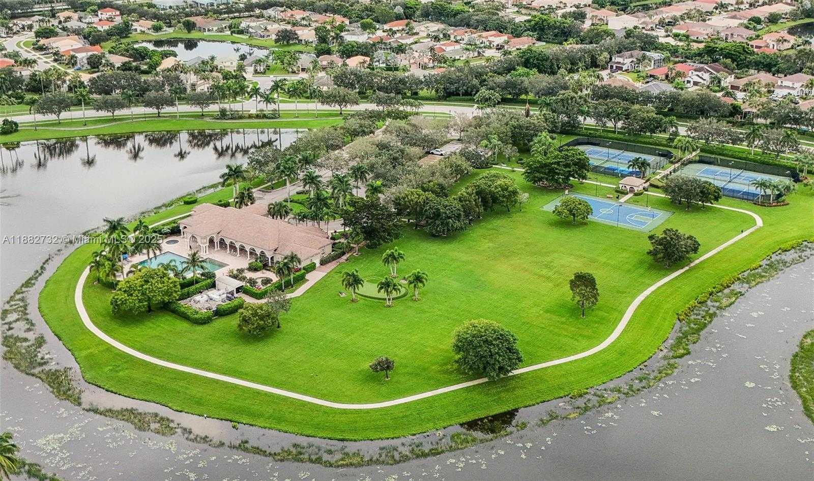 Small Image of 11759 PARADISE COVE LN, Wellington Number 73