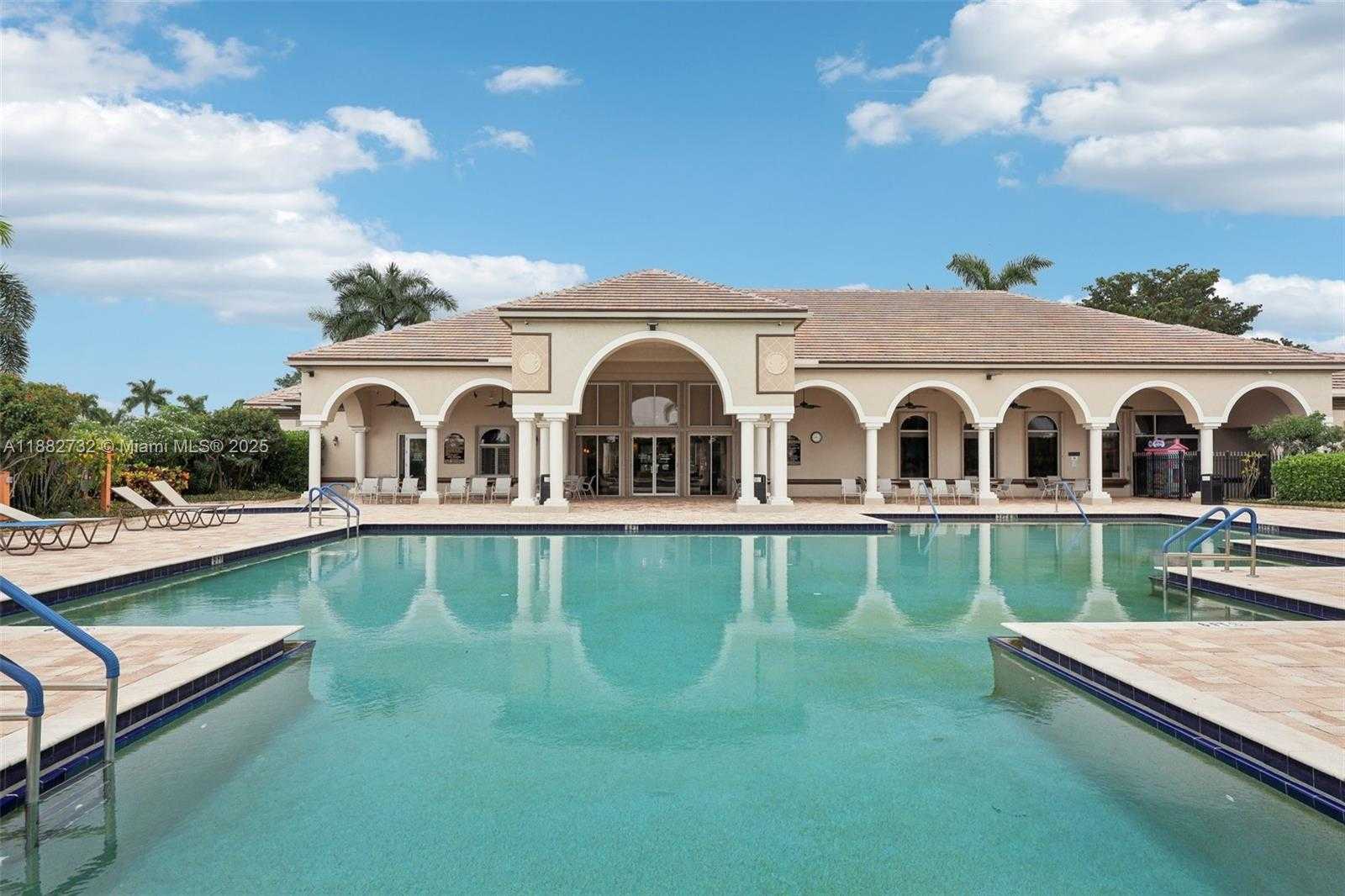 Small Image of 11759 PARADISE COVE LN, Wellington Number 80