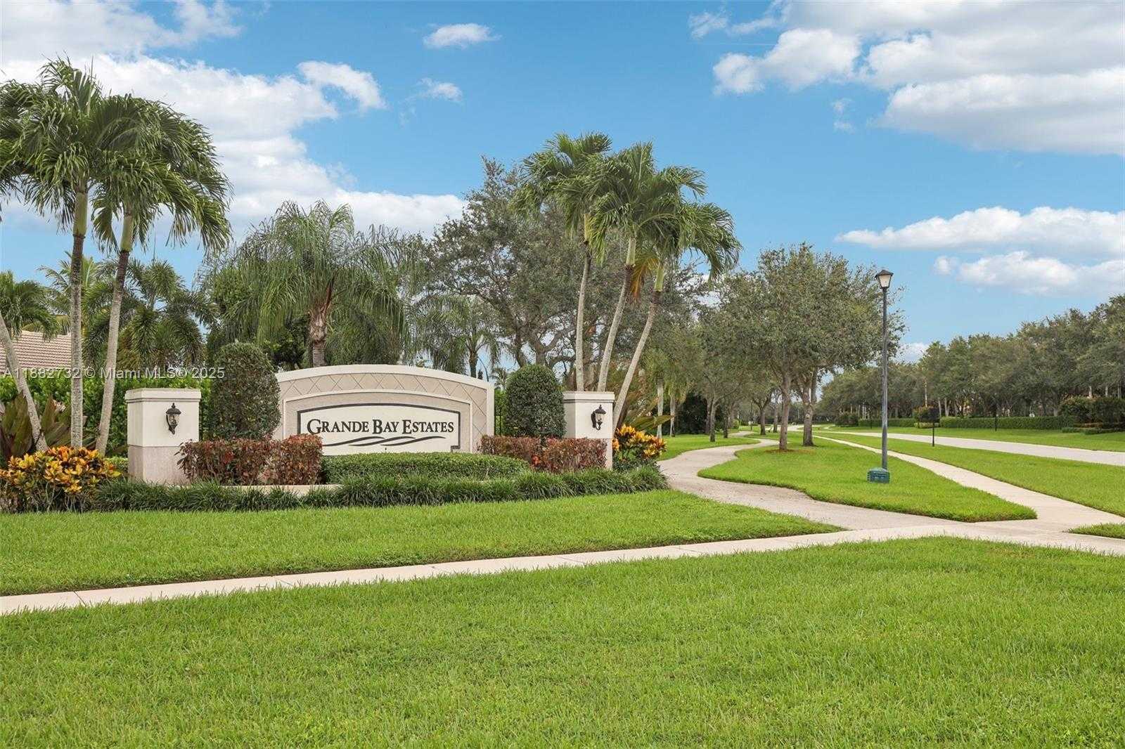Small Image of 11759 PARADISE COVE LN, Wellington Number 96