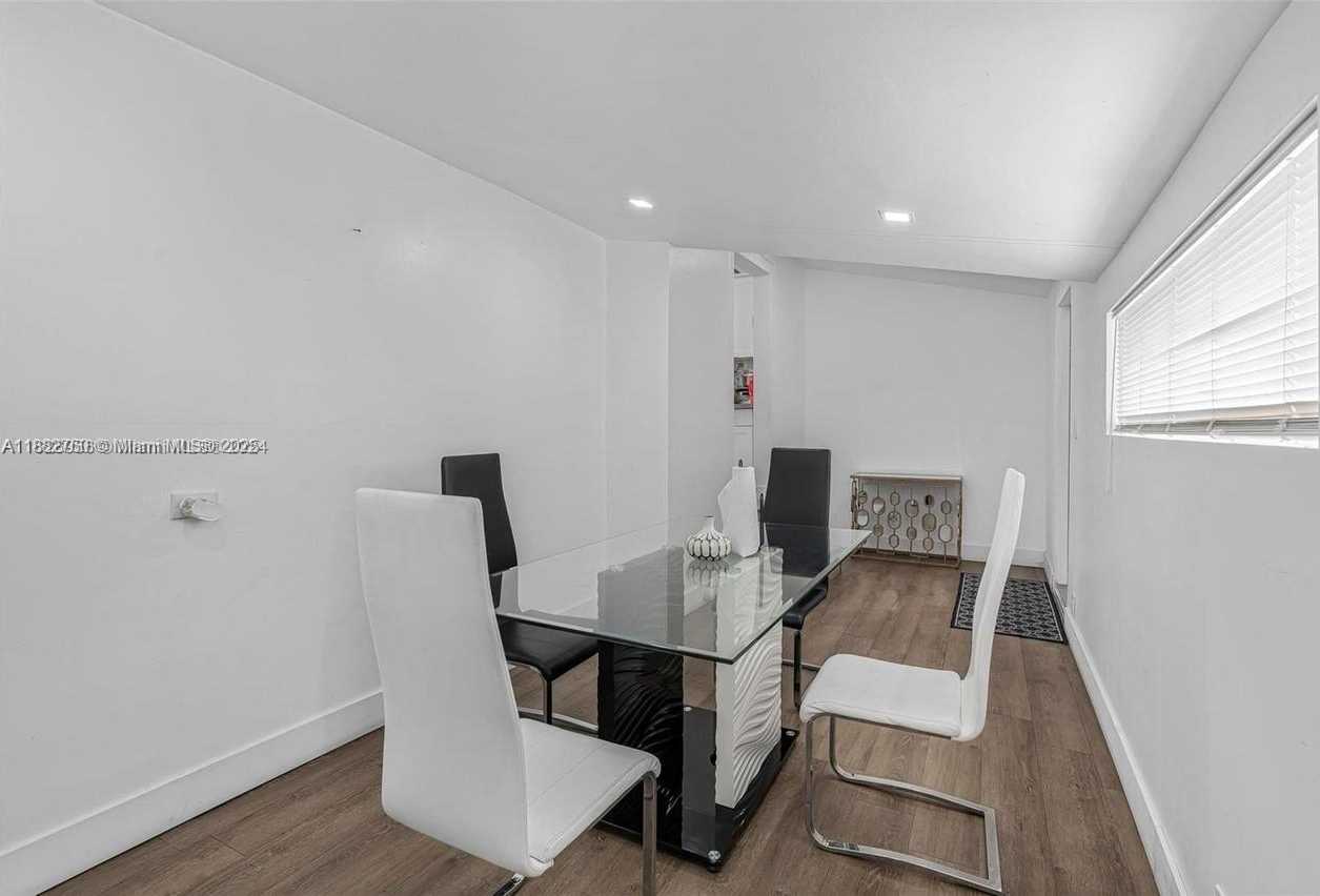 Small Image of 4590 EAST 9TH COURT, Hialeah Number 10