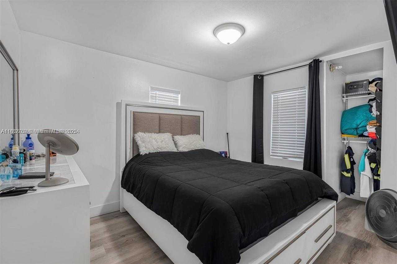 Small Image of 4590 EAST 9TH COURT, Hialeah Number 11
