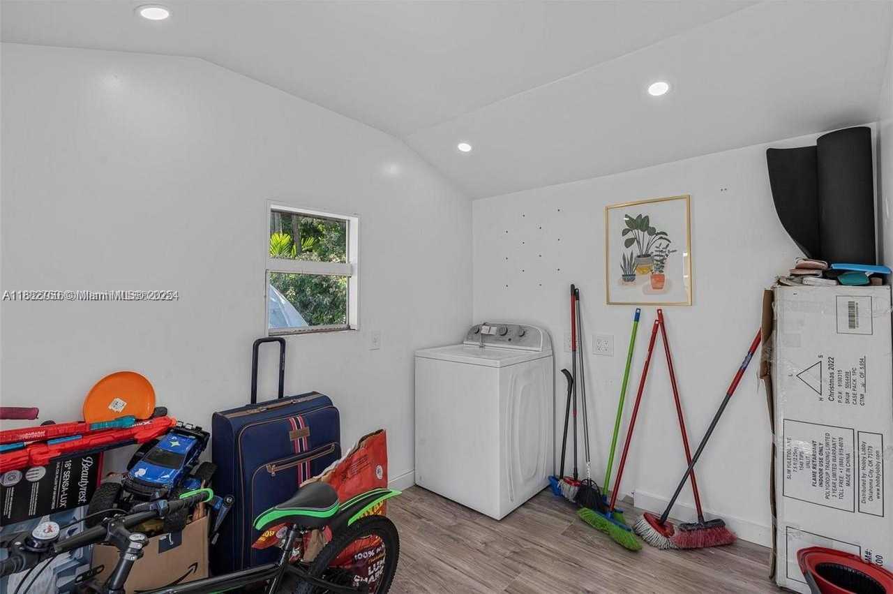 Small Image of 4590 EAST 9TH COURT, Hialeah Number 20