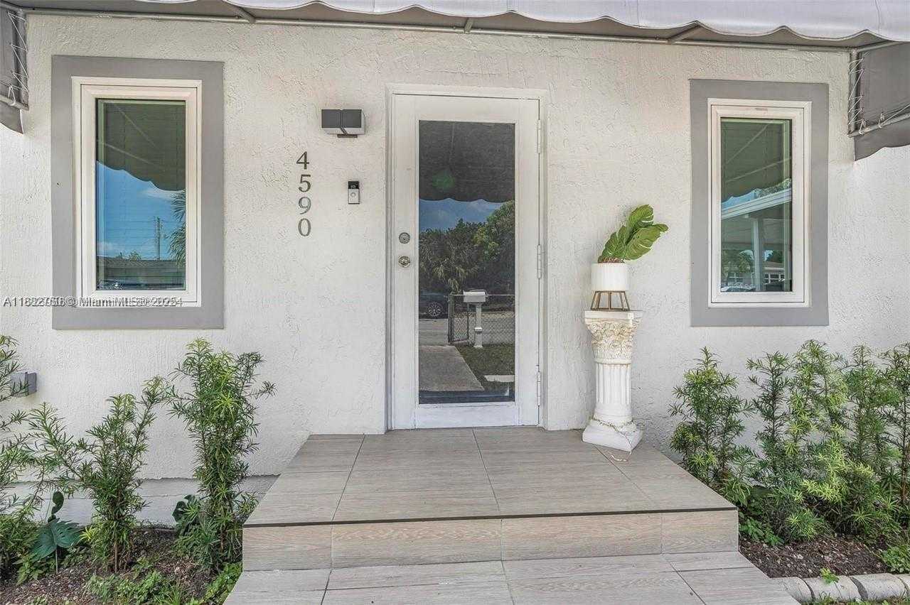 Small Image of 4590 EAST 9TH COURT, Hialeah Number 3