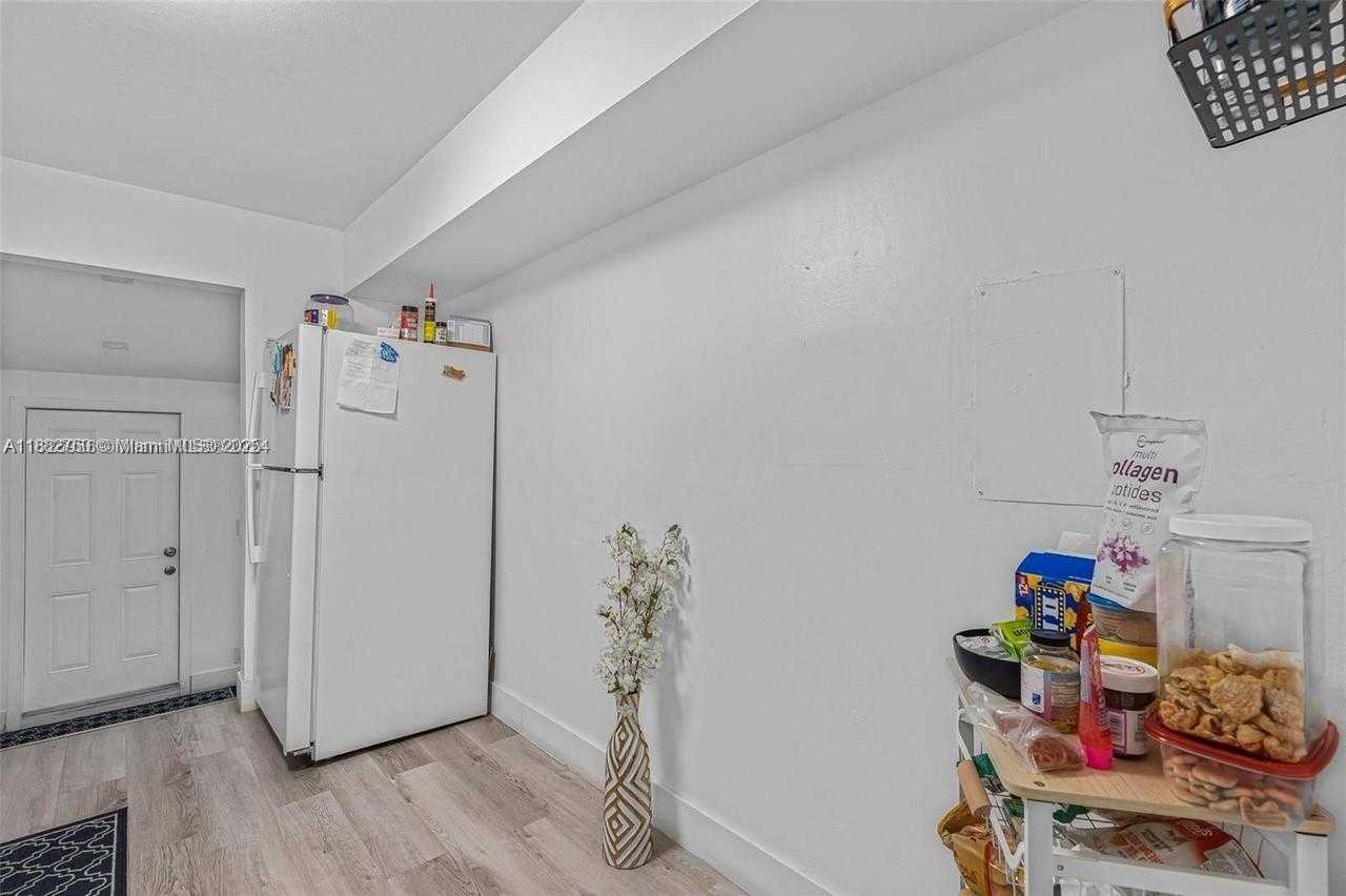 Small Image of 4590 EAST 9TH COURT, Hialeah Number 7