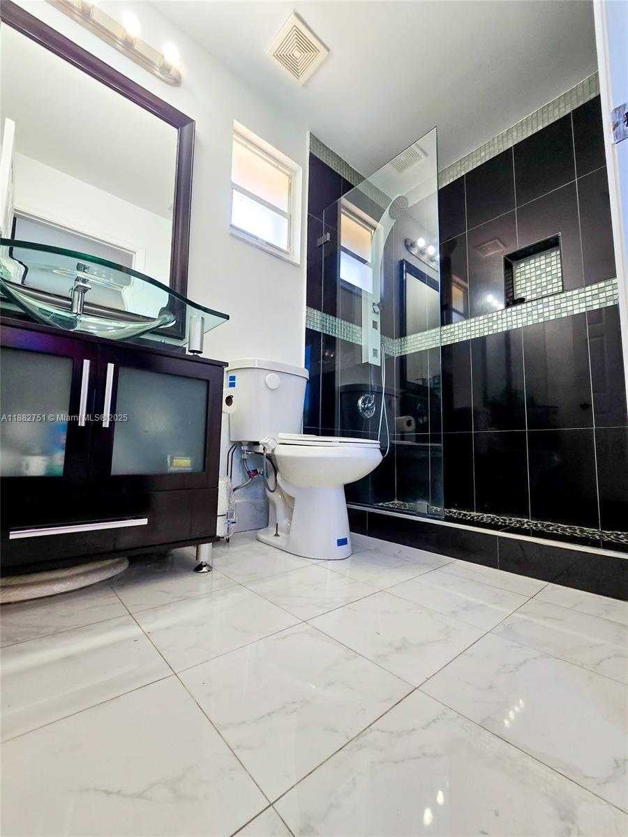 Small Image of 6600 NORTH WEST 56TH DR, Coral Springs Number 34