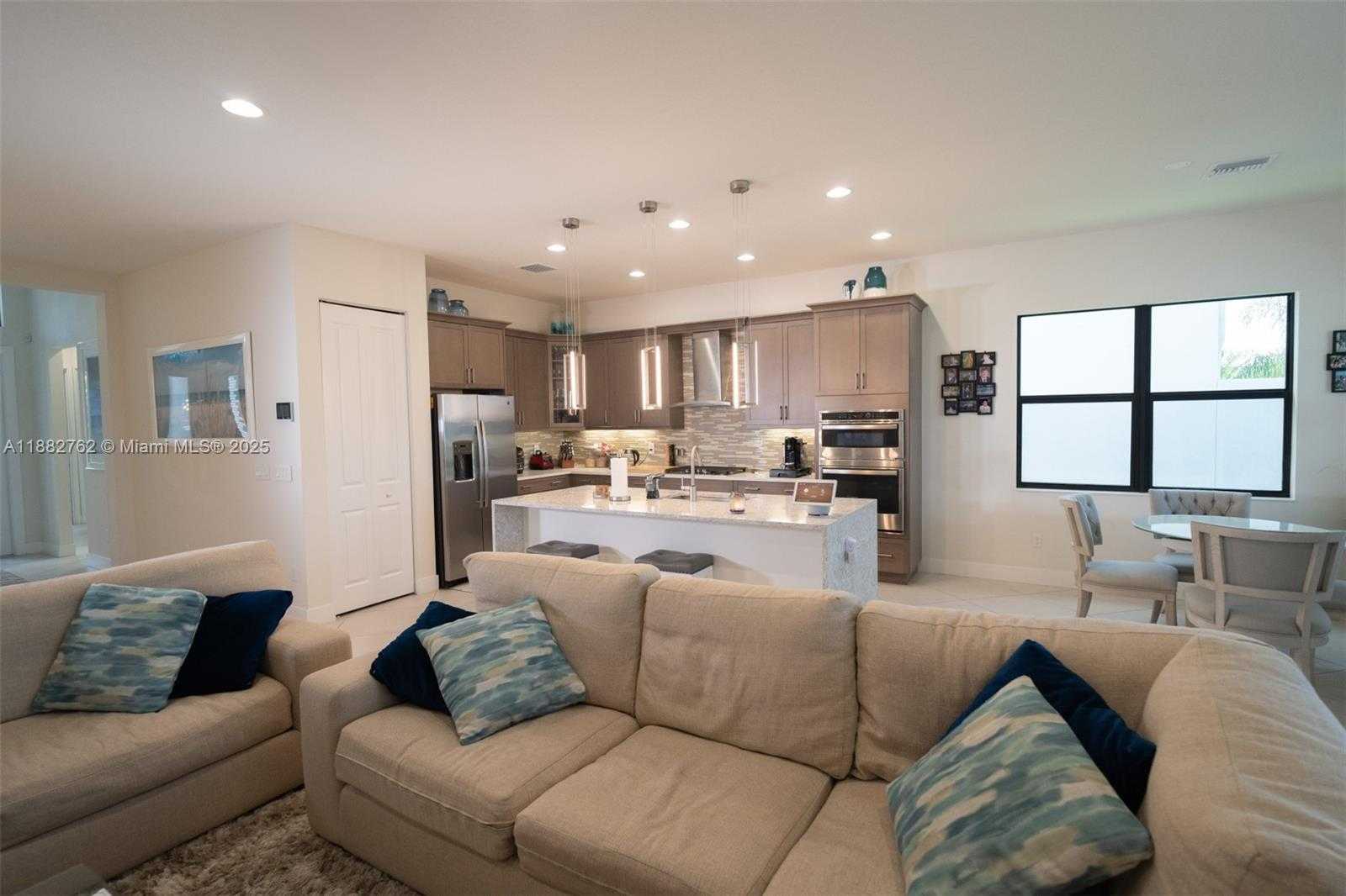 Small Image of 7315 ESTERO DR, Lake Worth Number 4