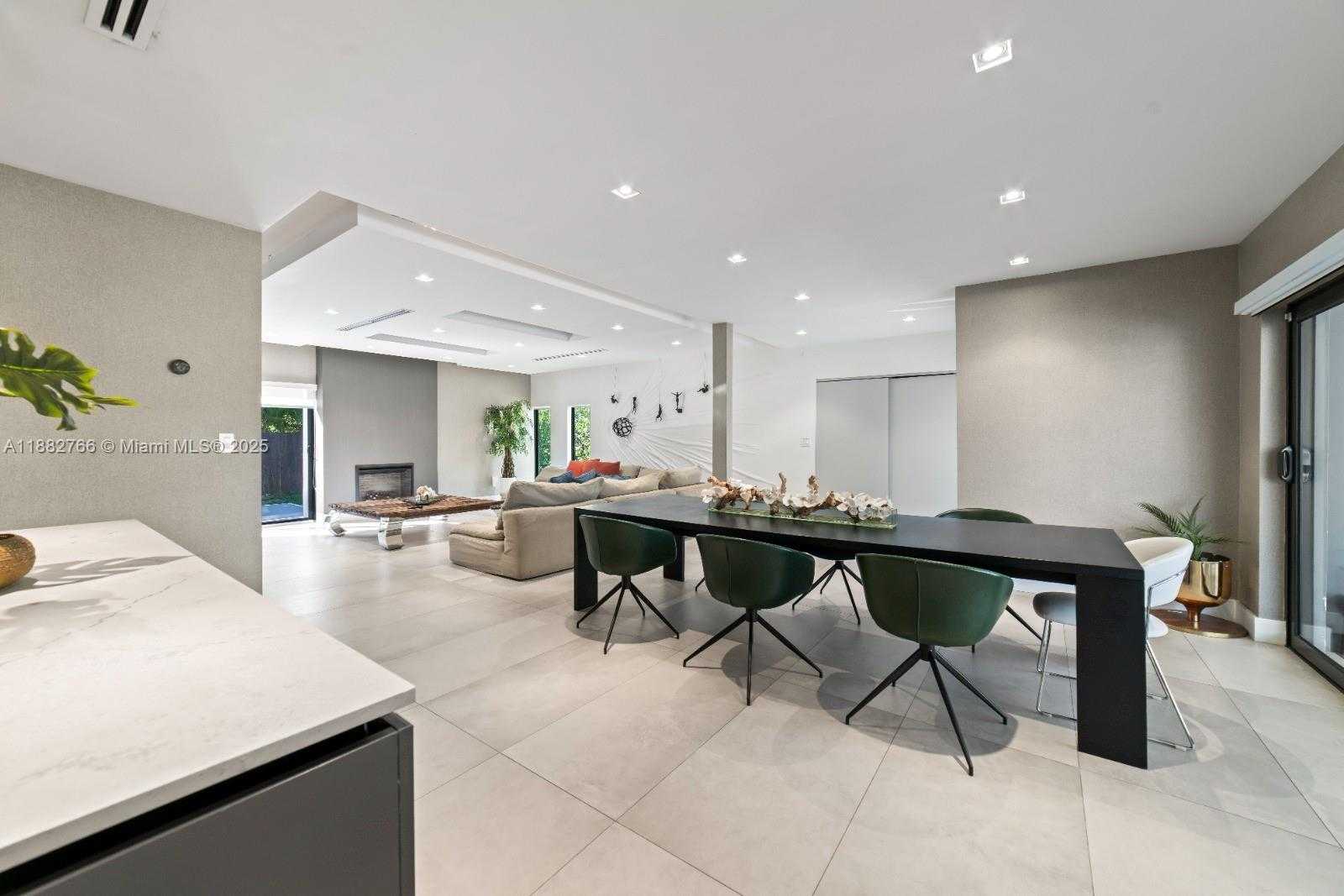 Small Image of 8365 SOUTH WEST 185TH TER, Cutler Bay Number 2