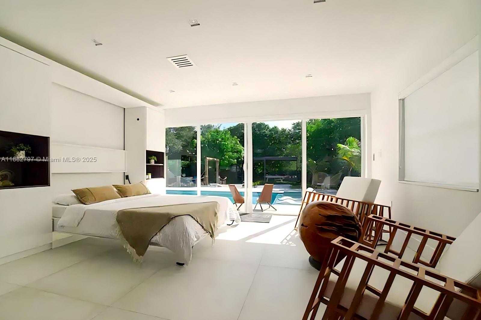 Small Image of 8560 CUTLER CT, Cutler Bay Number 11