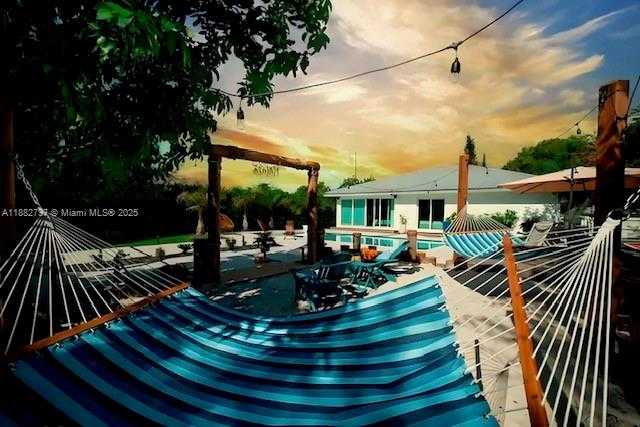Small Image of 8560 CUTLER CT, Cutler Bay Number 5