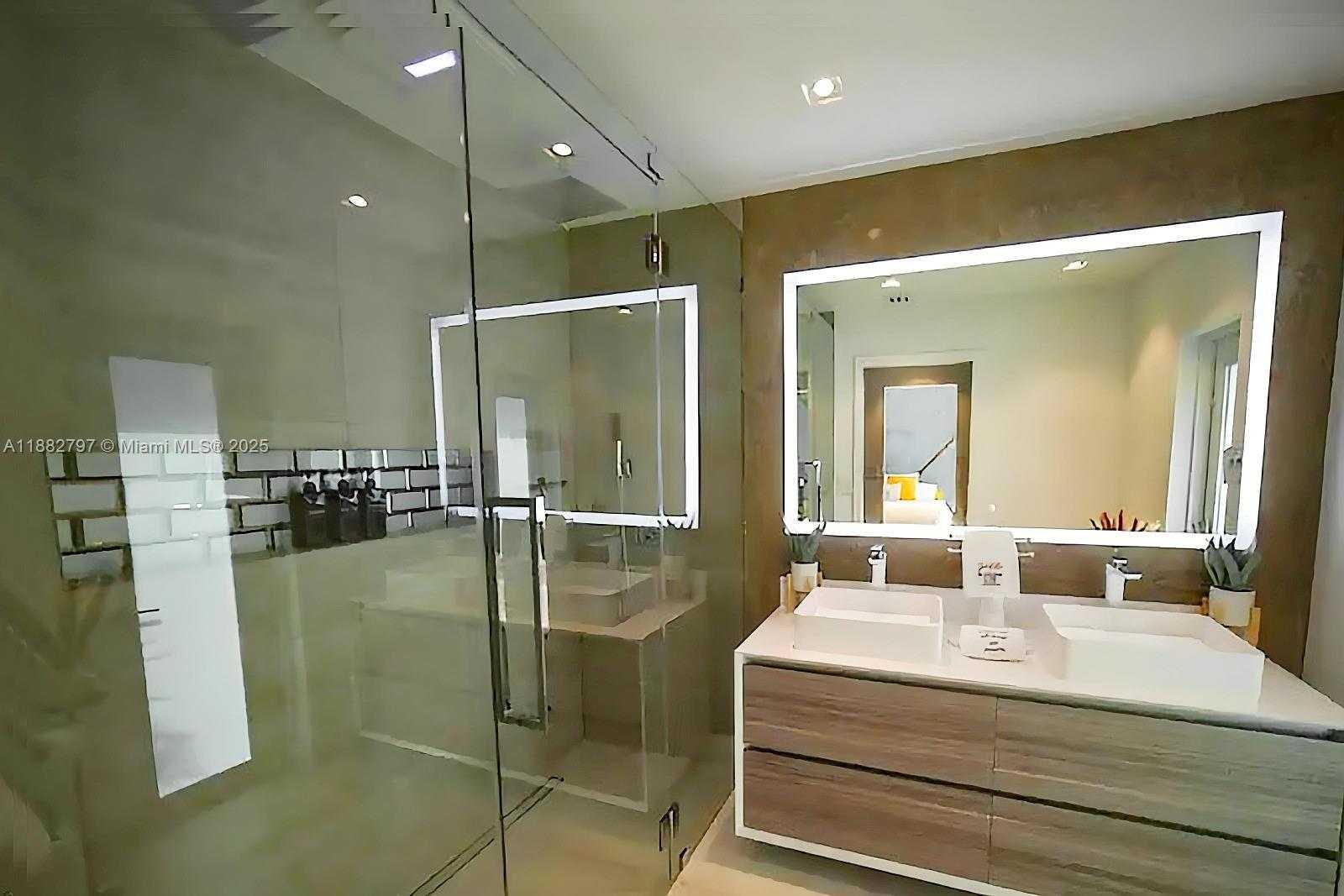 Small Image of 8560 CUTLER CT, Cutler Bay Number 6