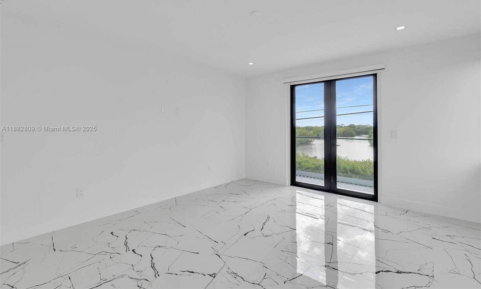 Small Image of 141 GRASSY RD, Key Largo Number 25
