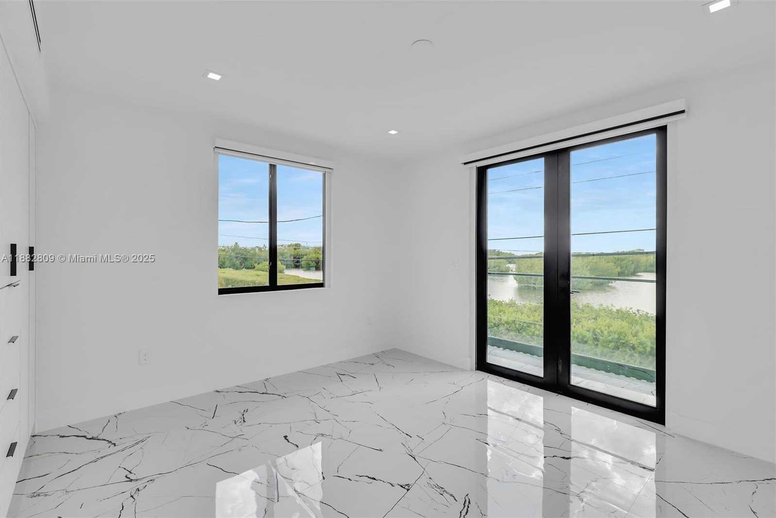 Small Image of 141 GRASSY RD, Key Largo Number 27