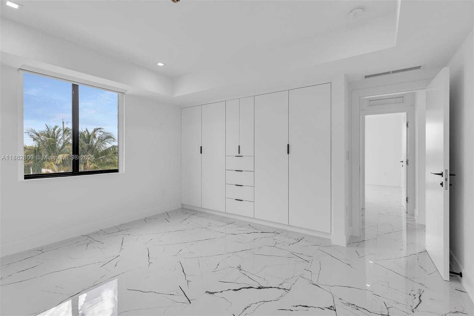 Small Image of 141 GRASSY RD, Key Largo Number 31