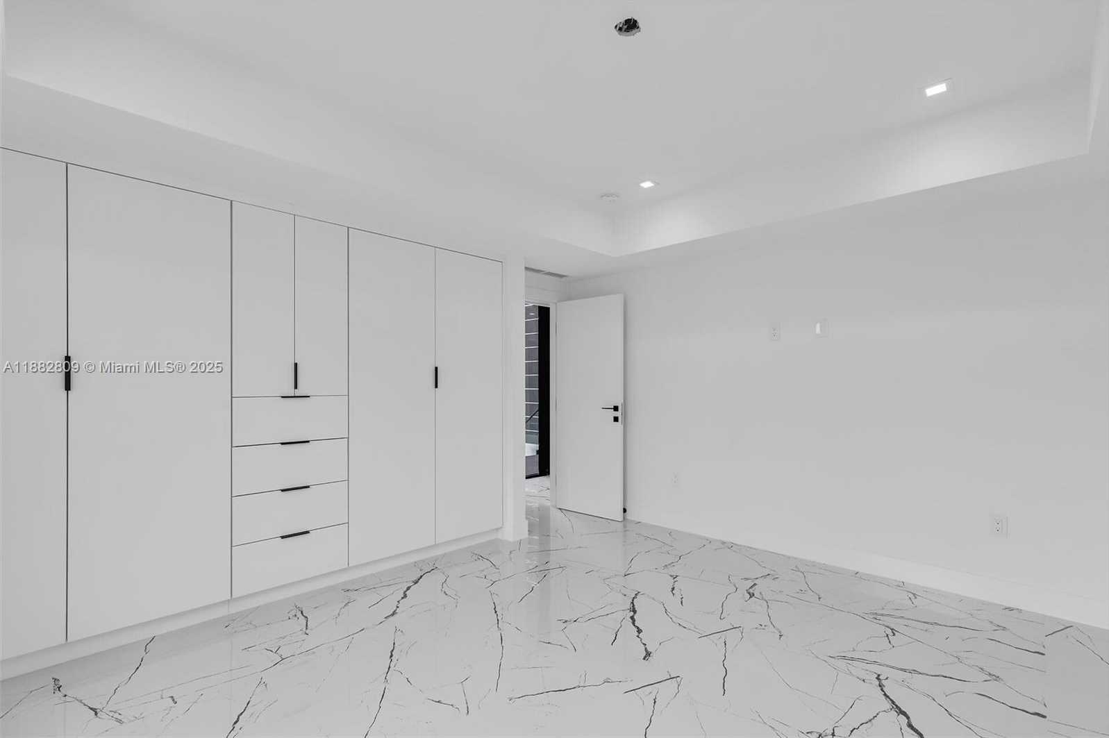 Small Image of 141 GRASSY RD, Key Largo Number 32